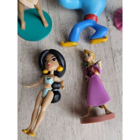 Unique variety Disney Tangled Aladdin Pocahontas toy set - Picture 3 of 8